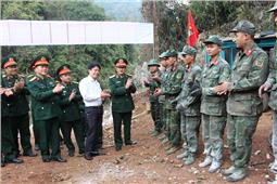 Thiếu tướng La Công Phương kiểm tra công tác dân vận tại Bắc Sơn